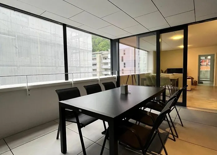 A Pochi Passi Dalla Storica Citta Vecchia Di Locarno *