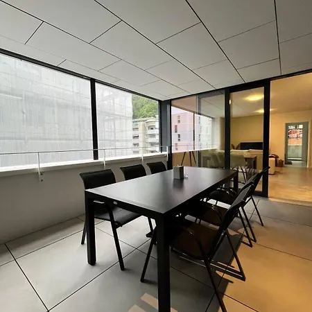 A Pochi Passi Dalla Storica Citta Vecchia Di Locarno *